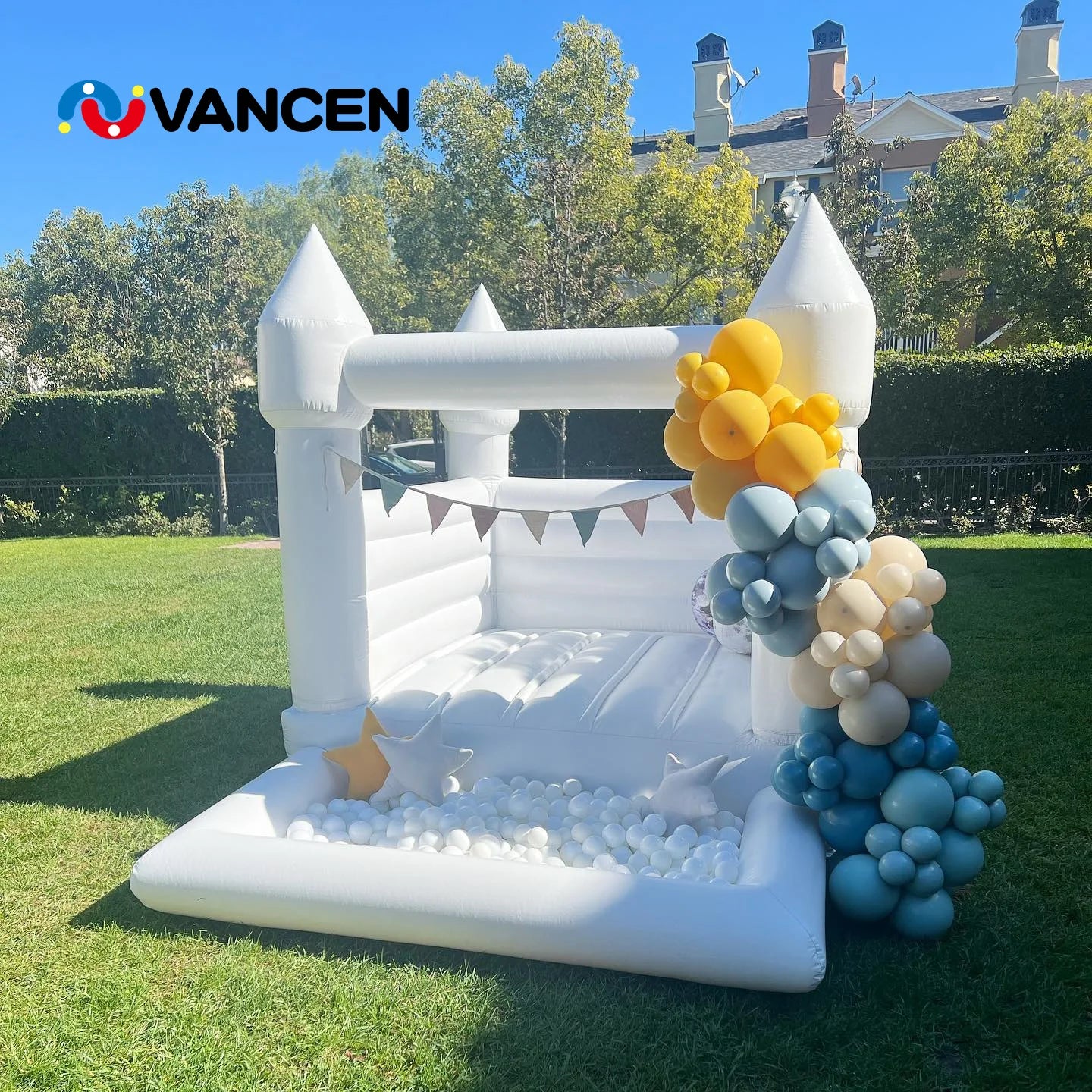 Inflatable pink or White Bounce House Wedding Jumper PVC Inflatable Bouncy Castle/Moon Bounce House with Ball Pit