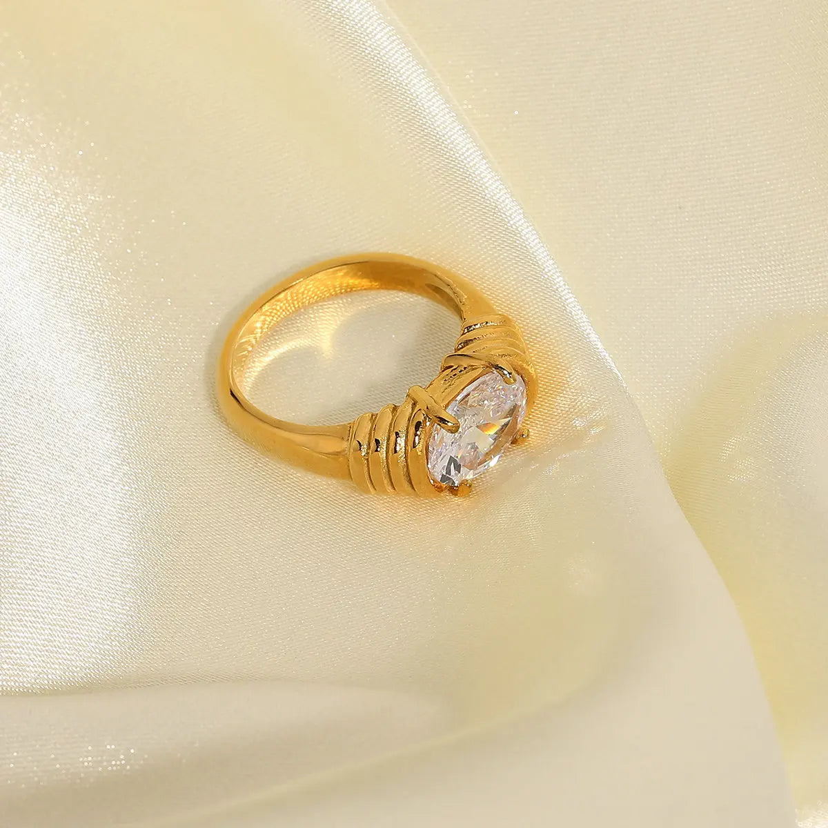 Fashion Wholesale Gold 18k Plated Couple Wedding Rings Jewelry Metal 316l Stainless Steel White Zircon Ring