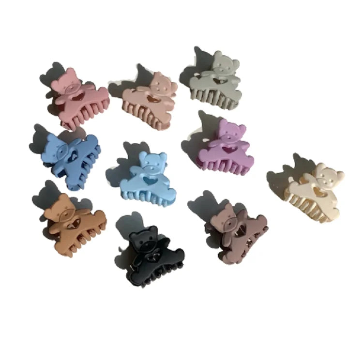 Love Cute Bear Korean Clip Female 2021 New Small Hairpin Woman Wholesale Acrylic Hair Claw Clip
