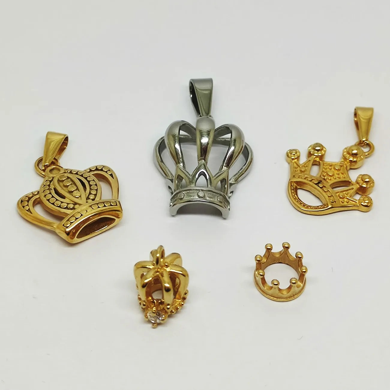 18K Gold Stainless Steel Metal Princess Crown Charm Pendant Vintage King Crown Pendant Accessories Royal Crown Jewelry