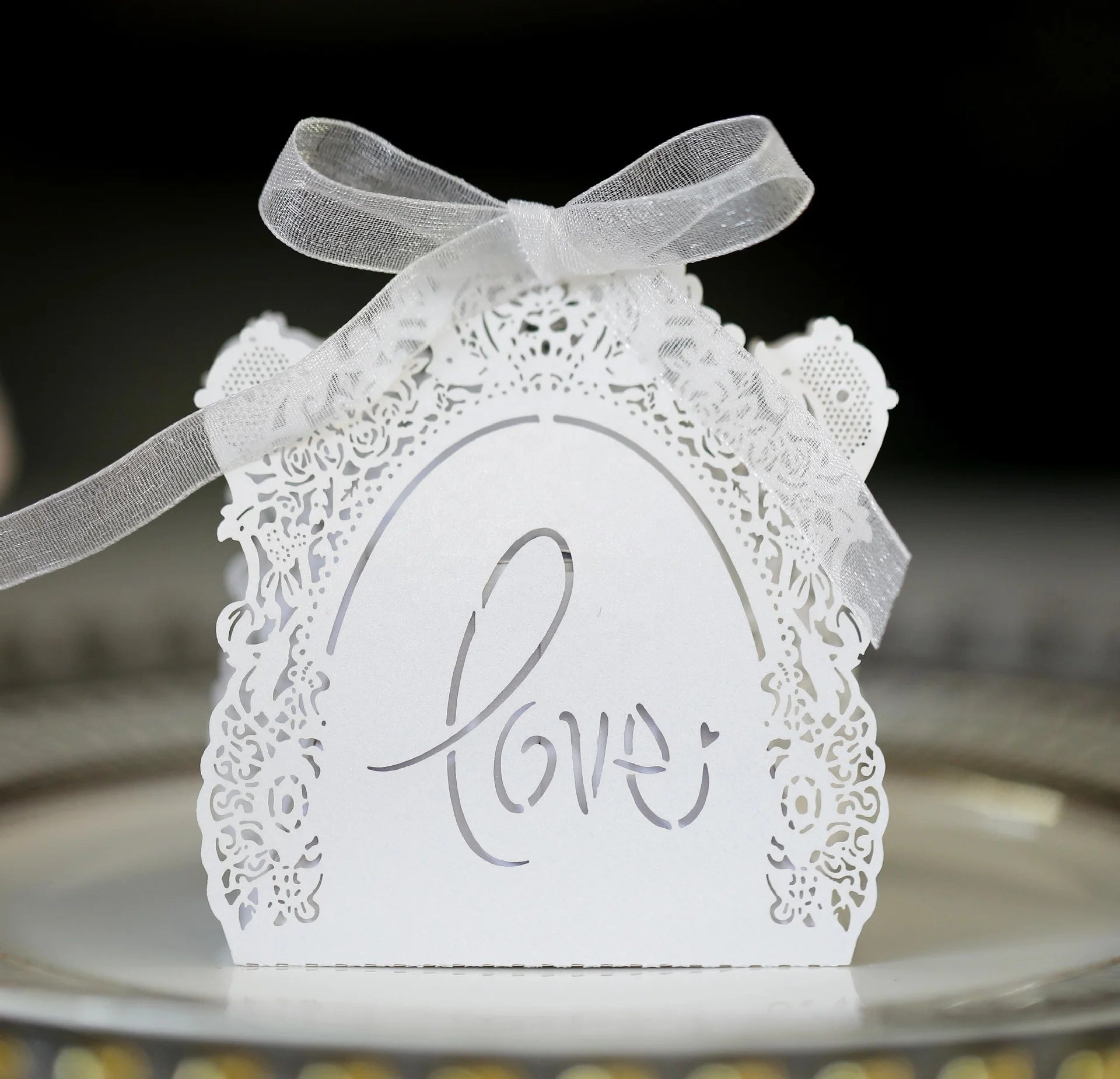 CSMD China Suppliers European Style Wholesale Online Hot Sale Hollow Out Cheap Price Ivory Souvenirs Gift Box for Wedding Party