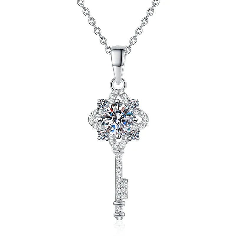 Fashion Jewelry 925 Sterling Silver Jewelry 18K White Gold Plated Key Shape 1Carat Moissanite Necklace for Women