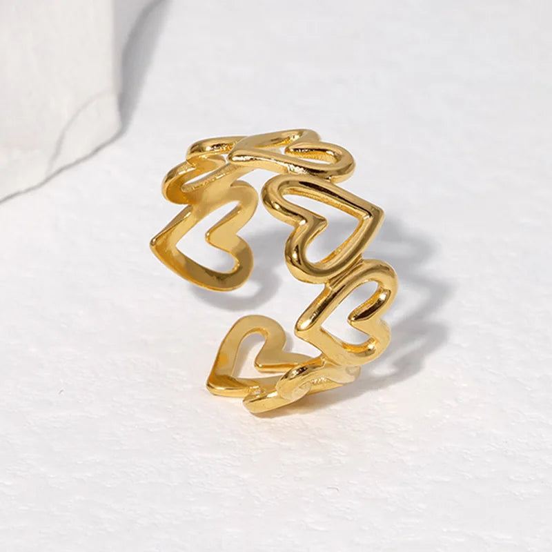 18K Gold Plated Stainless Steel Hollow Heart Openwork Finger Rings Women Simple Fashion Jewelry Engagement Party Claw Inlay
