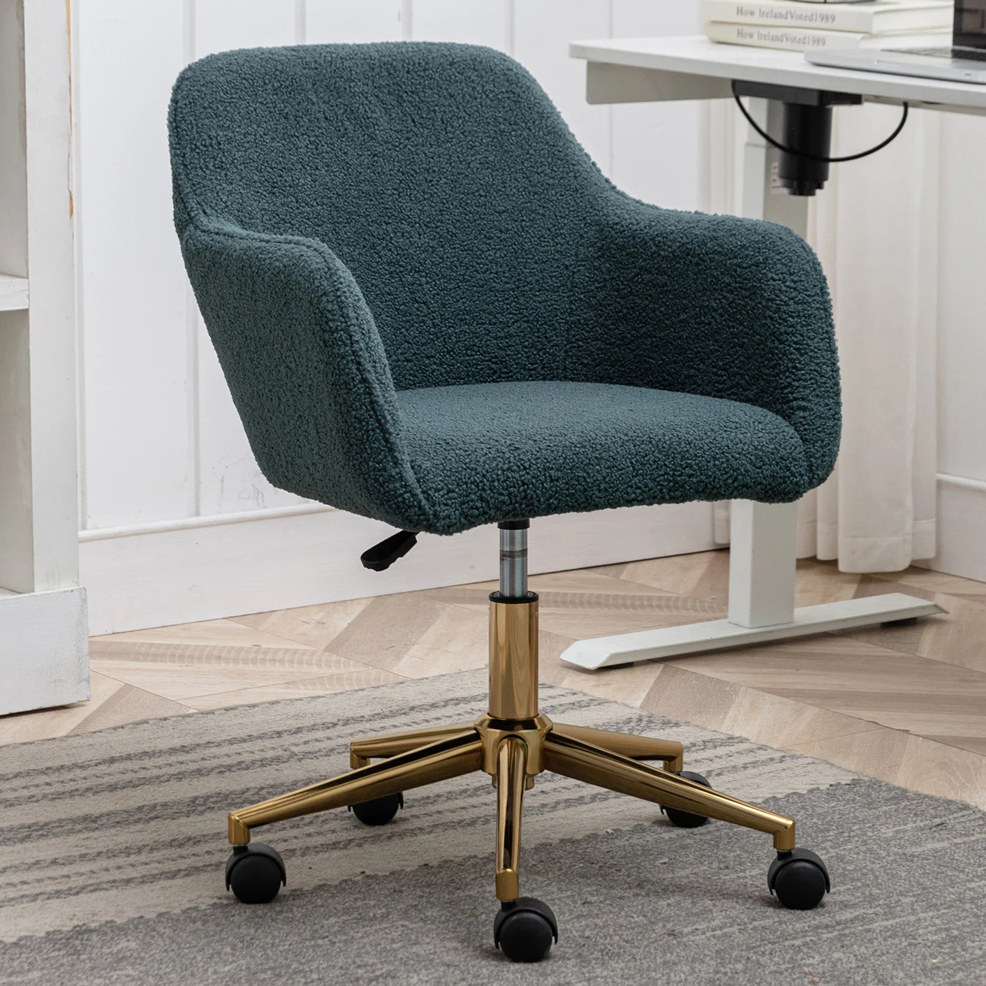 Hot Selling Modern Home Office Chair Ergonomic Teddy Design with Durable Metal Base Adult Chair for Computer Use