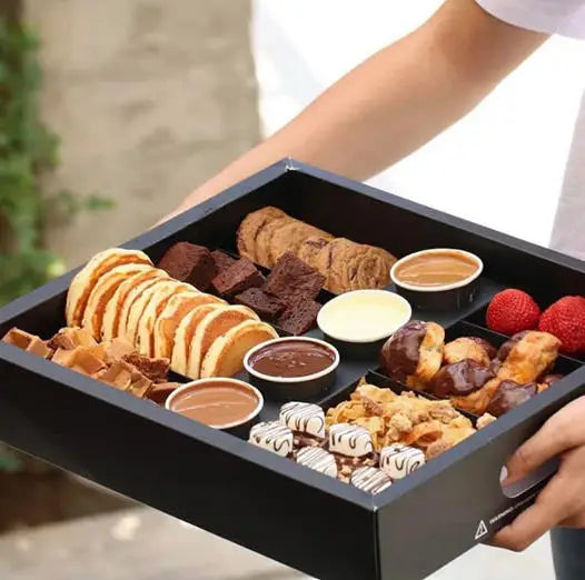 Customized Wholesale Black Party Chocolate Favorite Box Grazing Box Catering Packaging Platter Box With Clapboard
