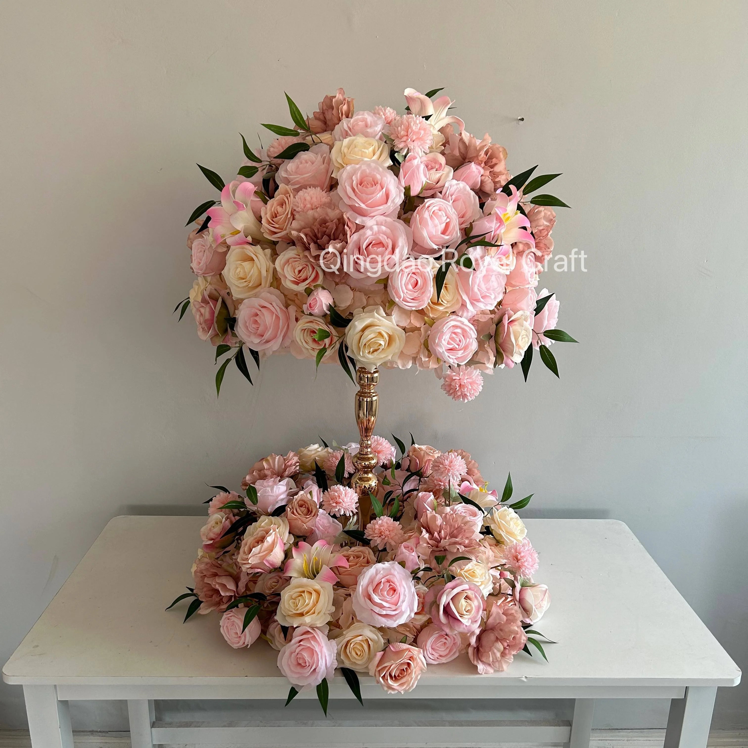 Customized 40cm White Artificial Rose with Green Leaf Flower Ball Wedding Table Decoration Centerpiece for Christmas Occasions