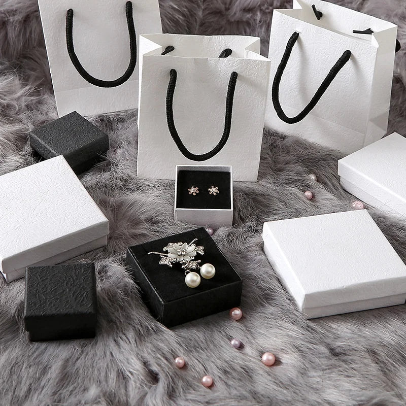 Minimalist Blank Black White Jewelry Packaging Kraft Paper Shopping Bag Small Paper Jewelry Bag and Boxes with Your Own logo