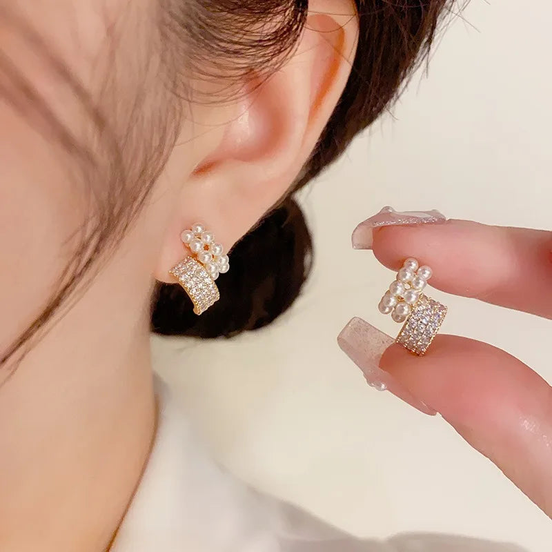 French Vintage Luxury Minimalist Pearl Zircon Arc Stud Earrings for Women S925 Silver Needle Elegant Exquisite Copper Gifts