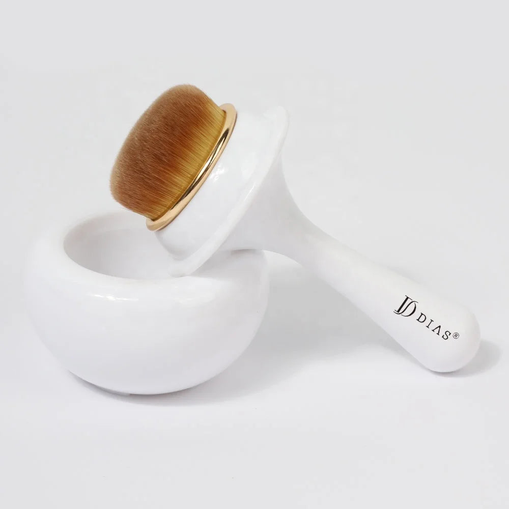 Wholesale Dense Synthetic Hair Custom Plastic Handle Face Flat Top White Foundation Brush Cosmetic Makeup Brush