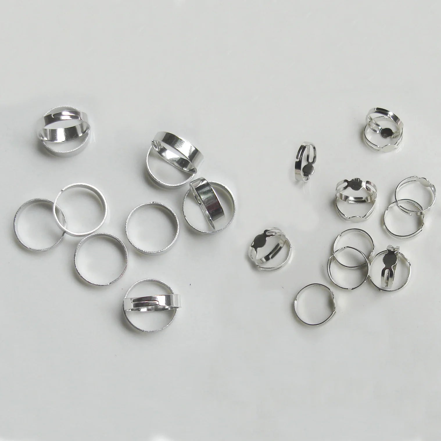 1.5cm 1.7cm Silver Metal Adjustable Ring With Pad Plain Kids Finger Circlesfor Handmade Jewelry Ornament