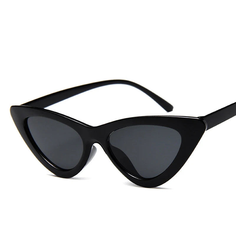 2022 Fashionable Cat Eye Sun Glasses Triangle Shaped Cateye Sunglasses with Transparent Ocean Lens Colorful PC Frame