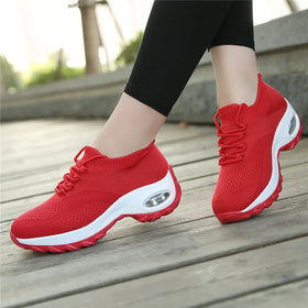 Knitting Women Casual Shoes Fashion Design Sports Breathable Elastic Force Bottom Shoes Wholesale Original Women Sneakers