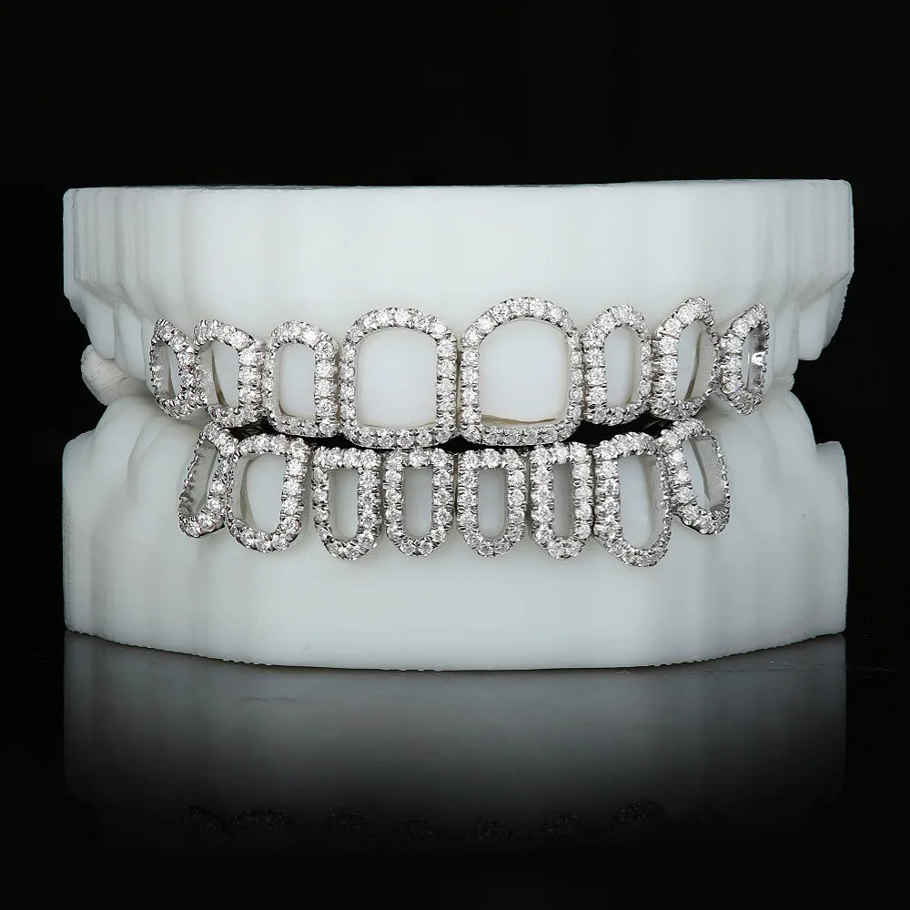 Custom Made Iced Out 925 Sterling Silver 18K Gold Plated Diamonds Open Face Grills VVS Moissanite Gold Dental Teeth Grillz