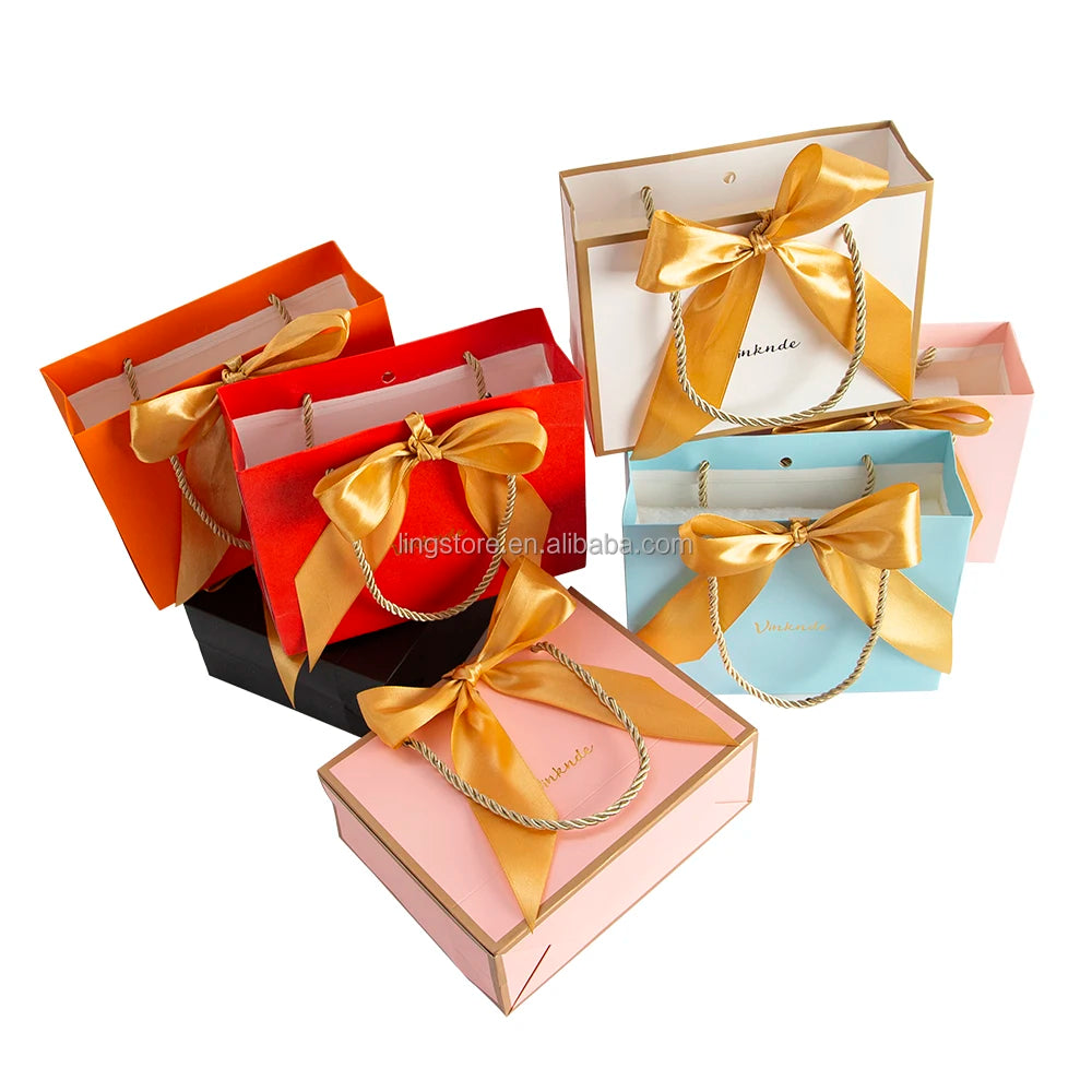 Custom Gold Stamping Paper Gift Bag for Jewelry Boutique Shopping Bag with Handle and Bow Souvenir for Shop Promotion