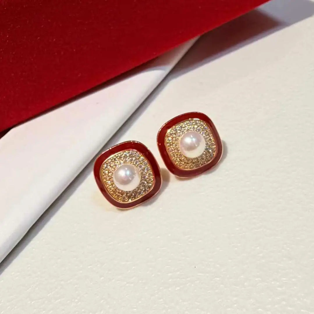 2026 Popular Red Transport Series Stud Earrings 5-6mm AAAA Grade Natural White Freshwater Pearl Inlay Gold Plated Camellia