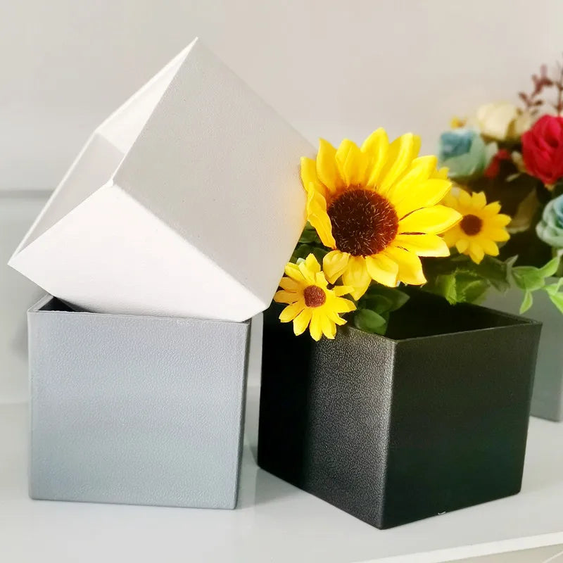 Wholesale simple style light grey color with white dots concrete flower pot with tray for home garden decor