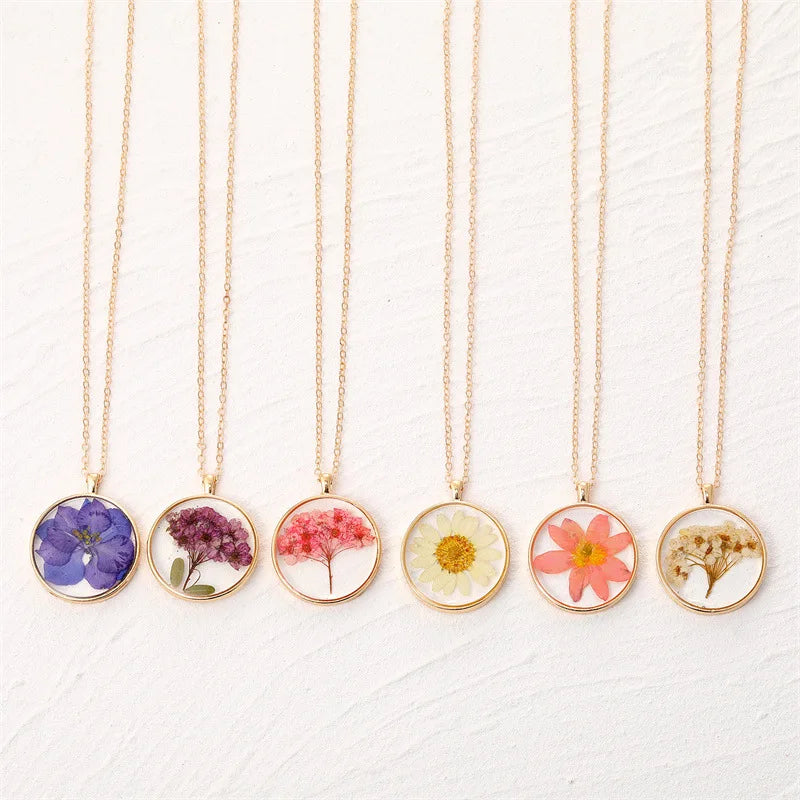 New Retro Creative Round Resin Necklace Simple Fashion Dried Flower Necklace Color Preserved Floral Pendant Necklace for Women