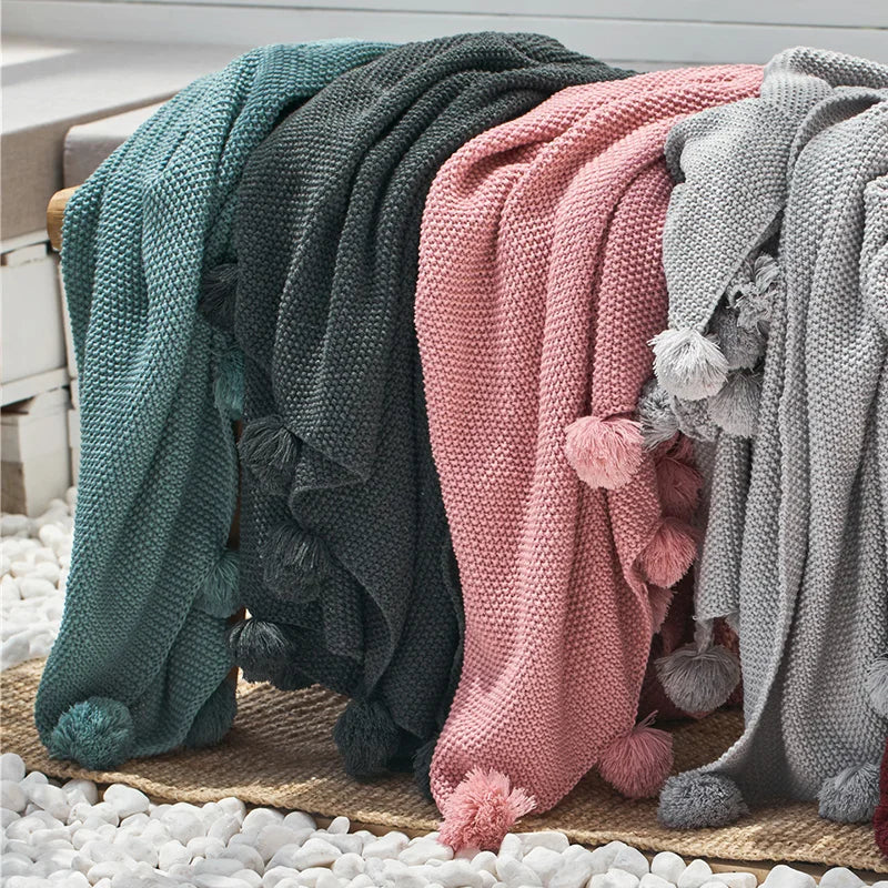 New Arrival Wholesale Tassel Pom Pom Acrylic Super Soft Knitted Throw Blanket Sofa Bed