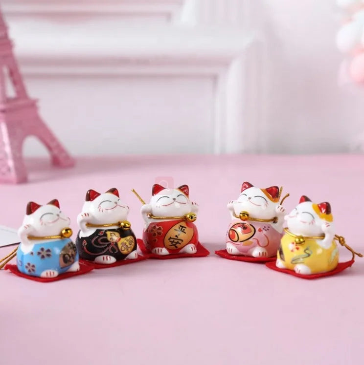 Top Quality  Home Hotel Car Decor Porcelain Lucky Cat 1.5 Inches  Ceramic Fortune  Japanese Figurine Gift  Maneki  Neko