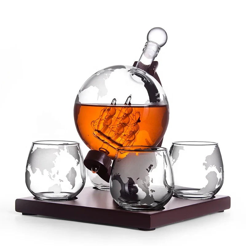 2024 Wholesale Factory Tequlia 850ml Globe Decanter Whiskey with Wooden Base and Cups