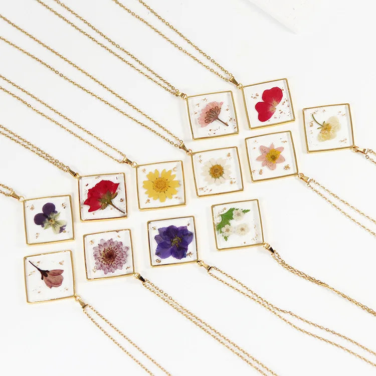 Resin Pressed Flower Necklace Month Birthday Flower Necklace Birth Flower Necklace for Women Birthday Mother's Day Jewelry Gift