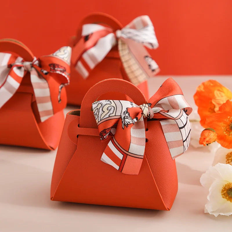 Sweet Wholesale Small Pu Leather Wedding Guest Gifts Box Candy Handbag Candy Packaging Bag for Party