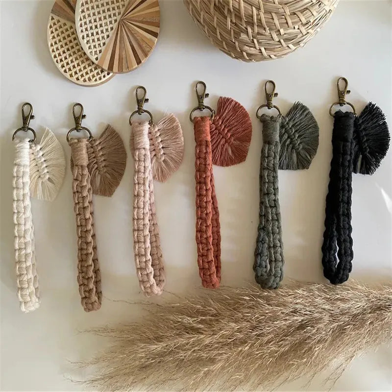Boho Handmade Woven Macrame Keychain Key Holder Bag Charms Hanging Boho Hand-woven Keychain With Leaf Charm