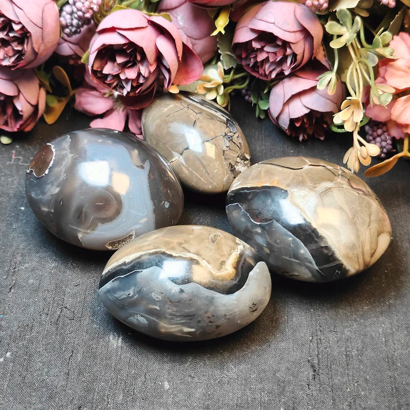 Wholesale Bulk Natural Crystal Fluorescence Volcanos Agate Yooperlite Palm