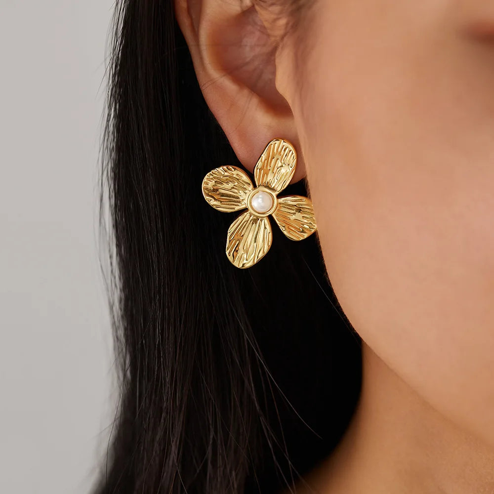 Wholesale Elegant Flower 18k Gold Plated Stainless Steel Fashion Clover Pearl Stud Earrings for Women