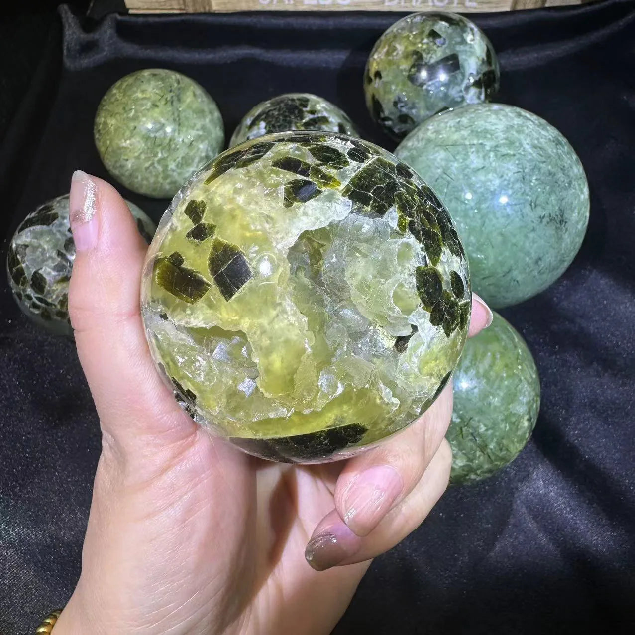 Wholesale  Price Healing Stone Crystal Ball Nice  Druzy  Prehnite Sphere  for Healing