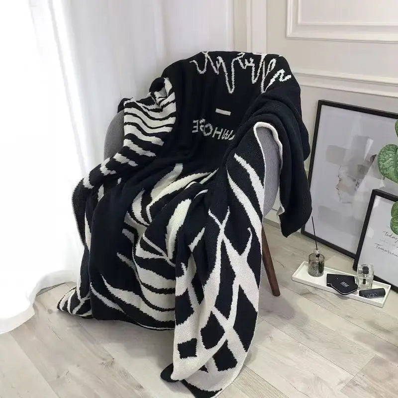 Modern Geometric Cover Office Nap Reversible Knitted Blanket Black and White Two Colors Solid Pattern