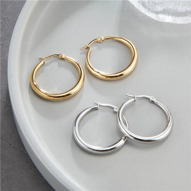 New 18K Gold PVD Plated Stainless Steel Medium Size Hoop Earrings Trendy Bright Polished Slim Minimalist Fashion Earrings Women