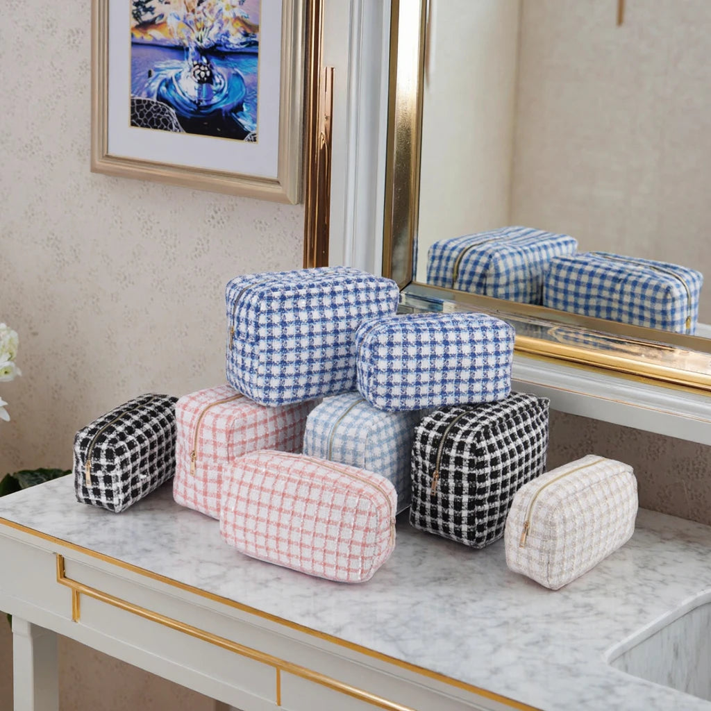 Stock Fashion Cute Checkered Polyester Makeup Bag Travel Organizer Toiletry Case Zipper Closure Plaid Cosmetic Pouch Logo Bag