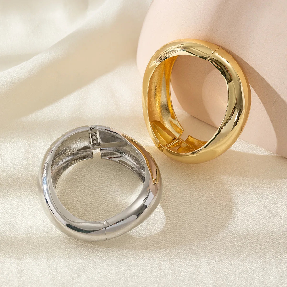Glossy Chunky Wide Hinged Cuff Bangle Gold Silver Polished Spring Open Bracelet Minimalist Bold Statement Women Jewelry