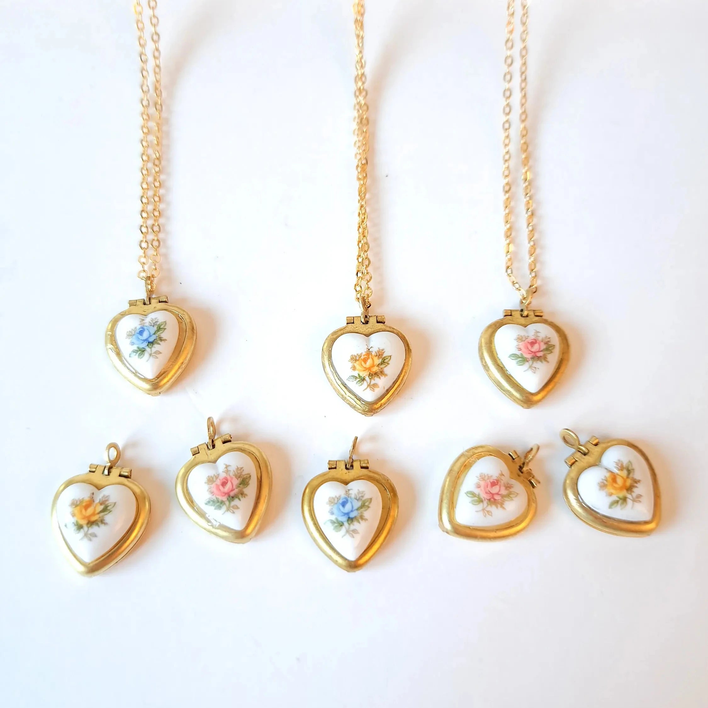 Custom Vintage Tiny Heart Locket Choker Necklace Dainty Heart Necklace for Women Jewelry Gift Valentine's Gift
