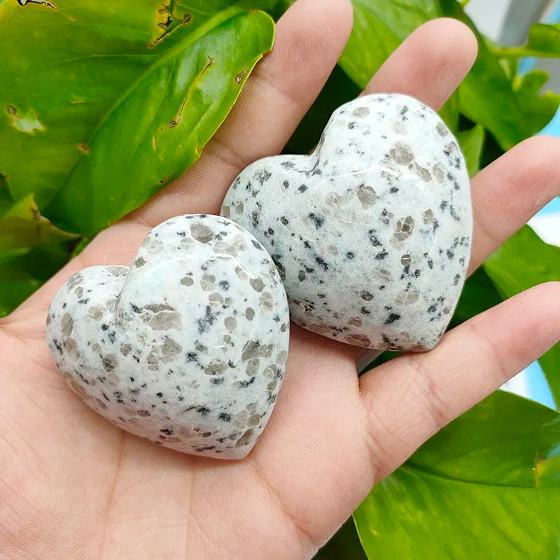 Wholesale Natural Crystal Healing Stone Kiwi Jasper Heart Palm Stone Quartz Decoration Stone