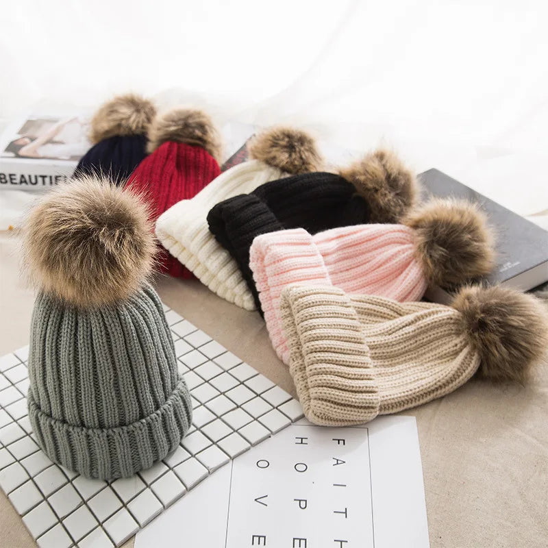 2024 Cute Lady Beanies Caps Custom Label Crochet Warm Womens Knit Hats Fur Ball Removable Jacquard Pom Pom Winter Hat