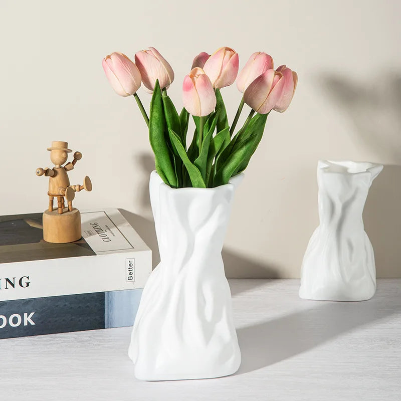 Fresh Hydroponic Simulation Flower Arrangement Cream Wind Cloth Bag Tulip Peony for Living Room Decoration with Plastic Vase