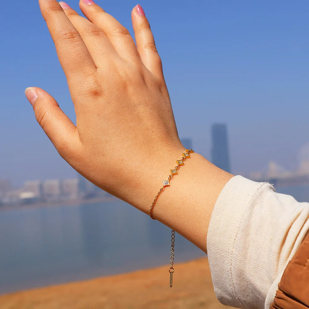 X116 Wholesale 18k Gold Plated Stainless Rhinestone Charm Bracelet Summer Simple Women's Fashion Bracelet Jewelry