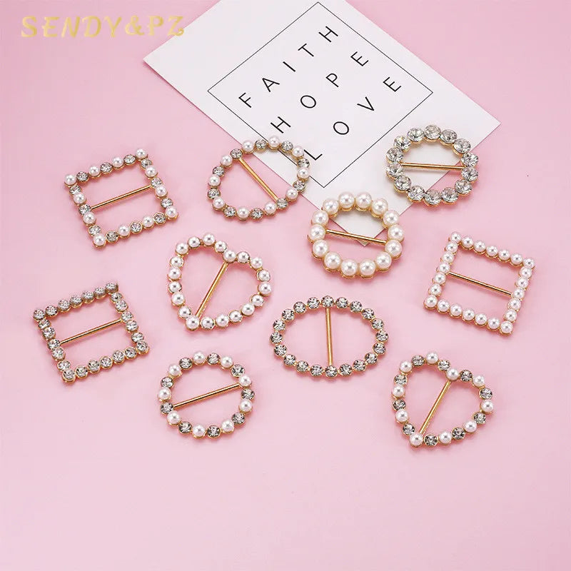 Wholesale Metal Circle Heart Scarf Buckle Brooches Fashion Pearl Rhinestone Silk Scarf Buckle Women Adjuster Shawl Clip
