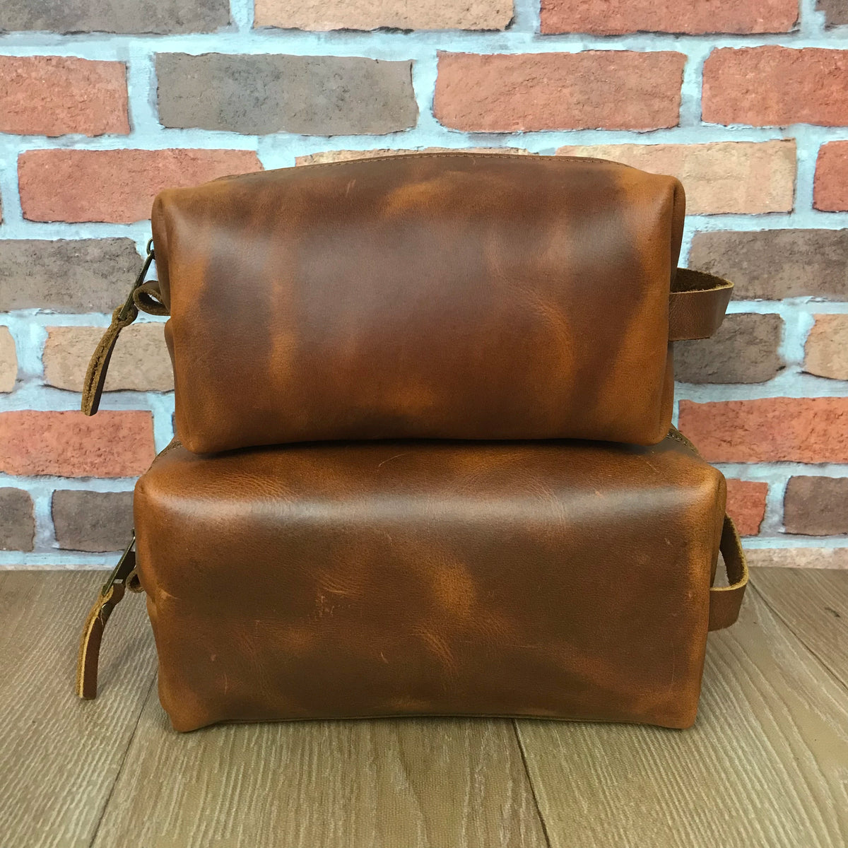 Top-Ranked Vintage Custom Leather Zipper for Toiletry Kit Bag Mens Waterproof Dopp Wash Pouch Personalized Cosmetic Bags & Cases MegaBDM
