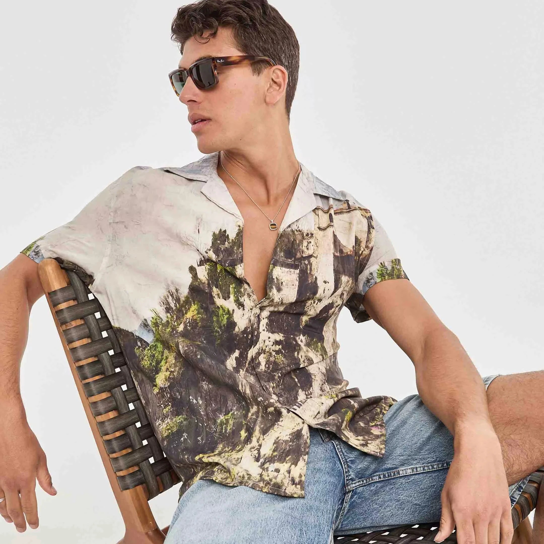 Imperio White Casual Summer Breathable Printed Short Sleeve Hawaiian Vacation Shirt for Men Model IMP9231