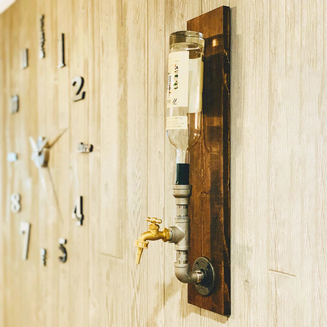 Industrial Bottle Hanging Pipe Wall Mounted Spirit Drink Dispenser Bar Shot Measure Liquor Dispenser Retro Beverage Dispenser