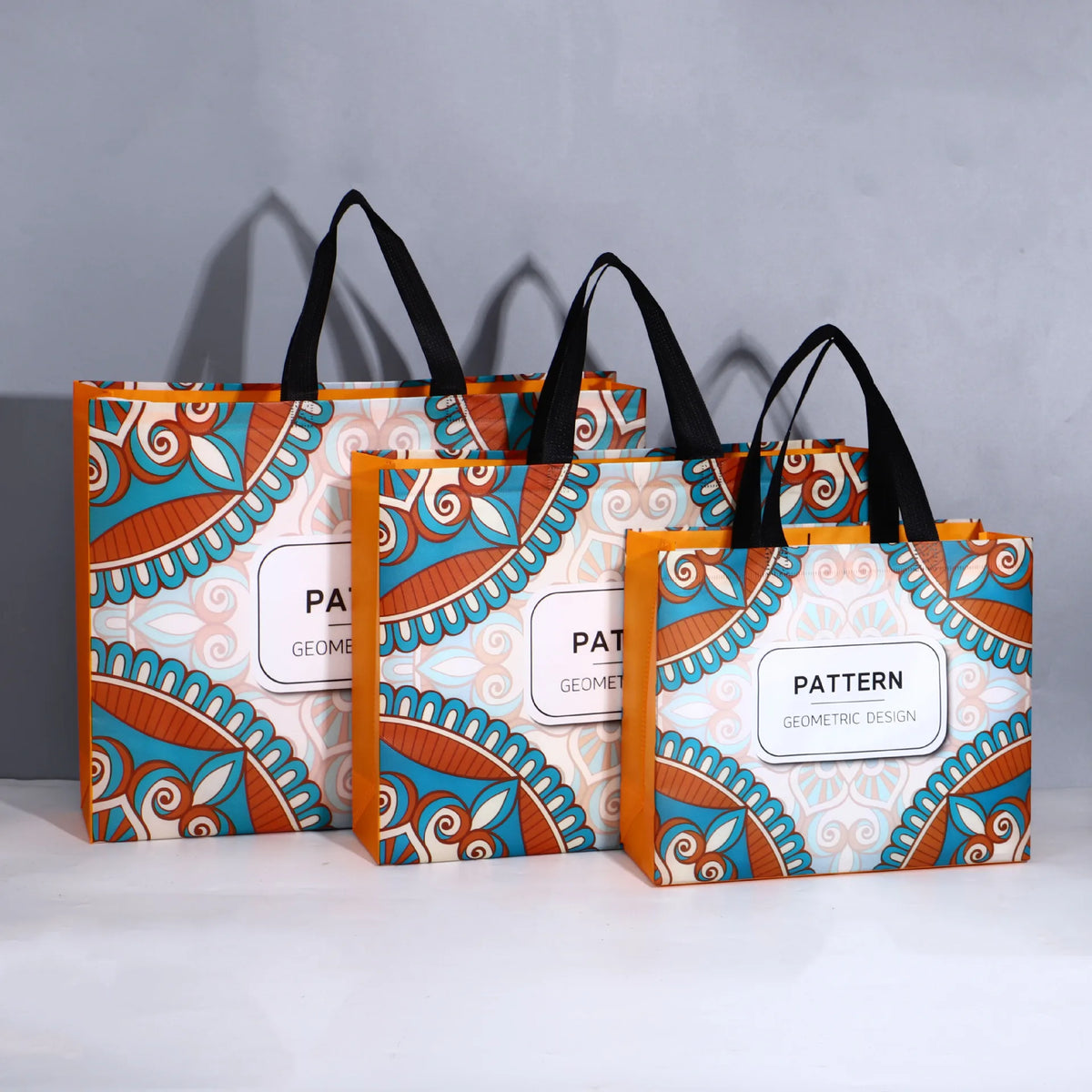 Low MOQ Eco Friendly Recyclable Nonwoven Spunbond Reusable Shopping Tote Bag BPA-Free Snap Button Closure 130gsm Thickness 58cm