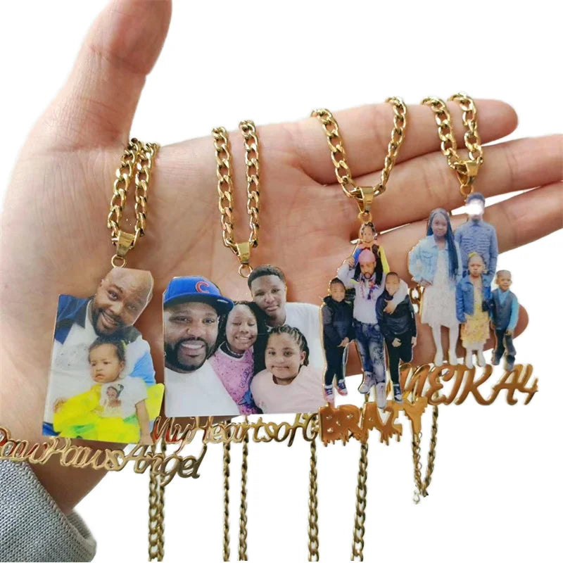 Lateefah OEM Custom Photo Name Necklace Memory Pictures Family Gift 18K Gold Plated Portrait Name Pendant Necklace