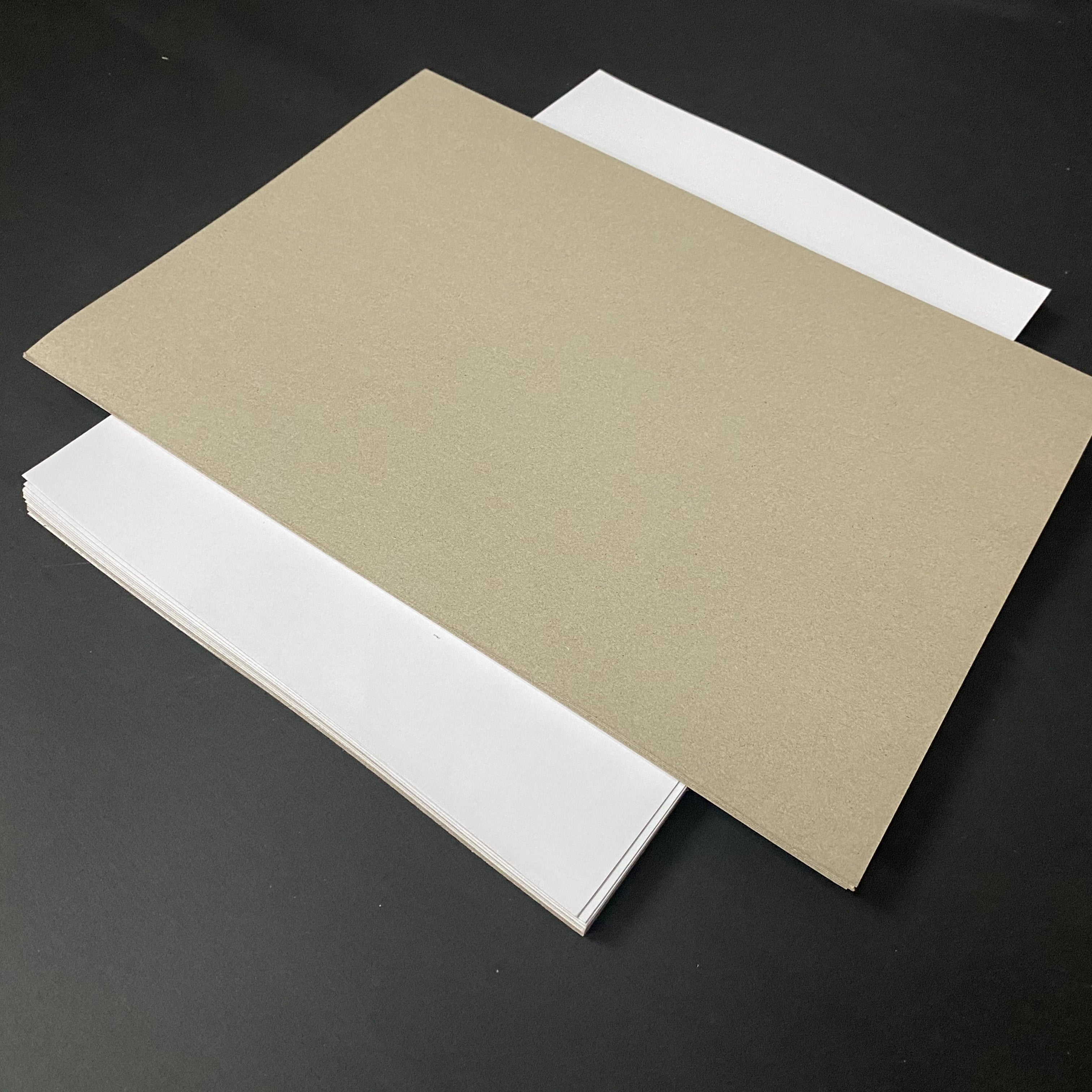 Wholesale Good Quality 1mm 1.5mm 2mm  Duplex Board Grey Back 70*100cm Size Duplex Board Paper for Packaging Boxes Photo Frames