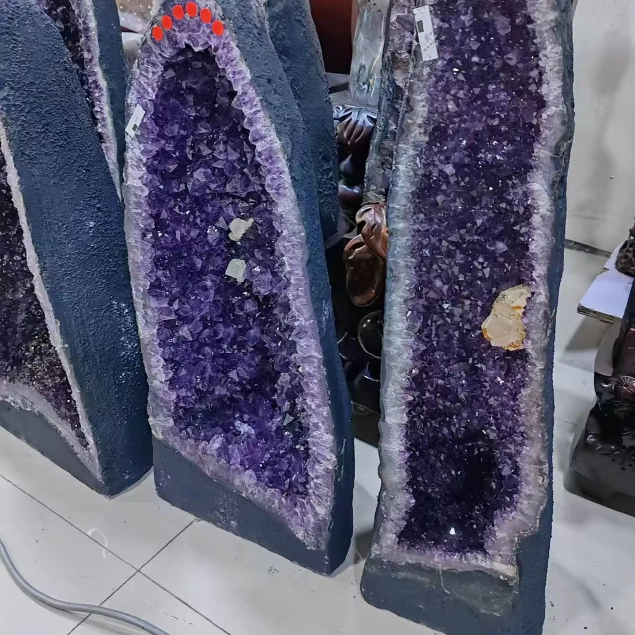 Wholesale Natural Large Amethyst Cave Hotel Decoration Domed Amethyst Cave Amethyst Geode Cathedral for Office Store Geomancy