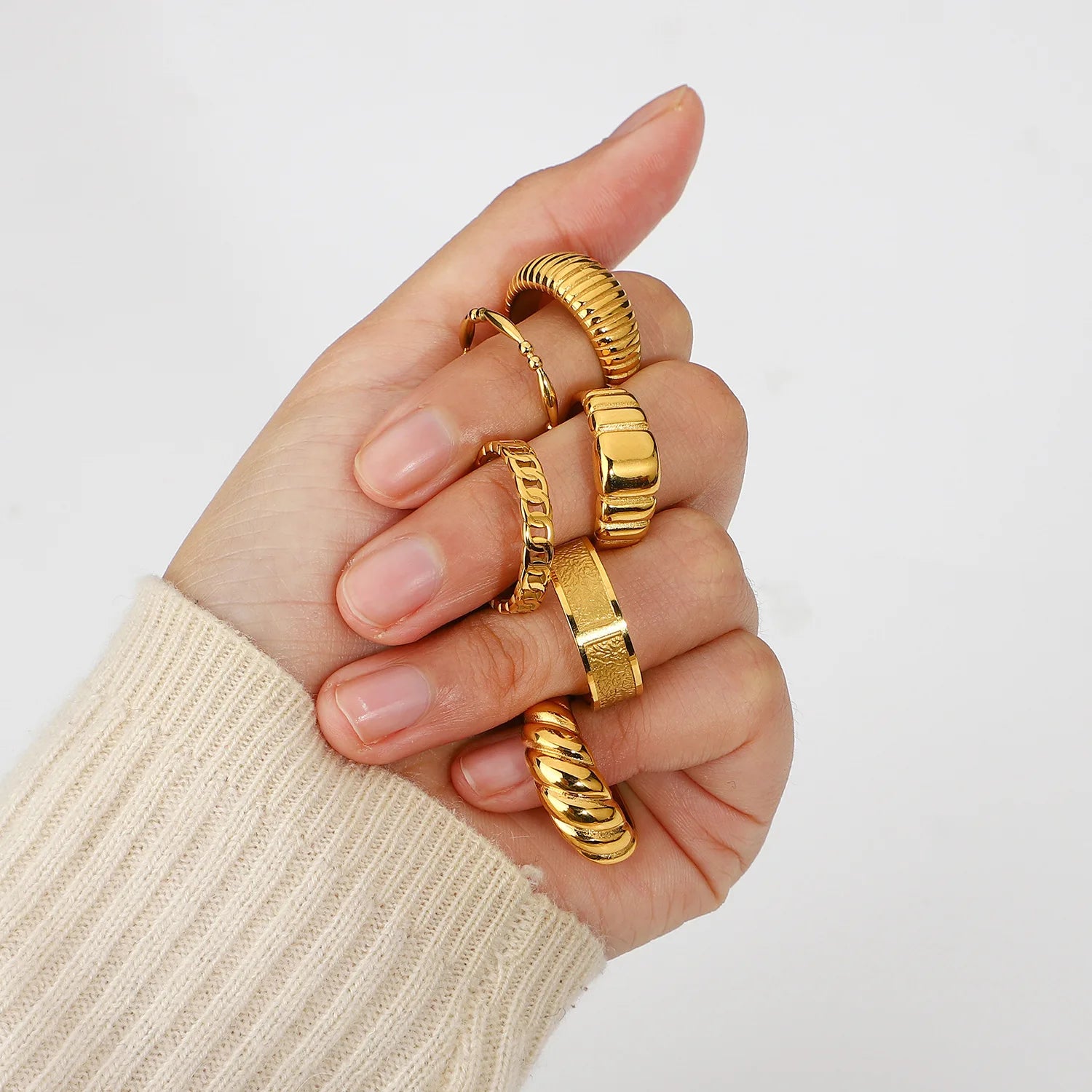 Tongxin Fashion 18k Gold Plated Chunky Stainless Steel Heart Rings Minimalist Croissant Horn Wrap Shaped Finger Rings Women