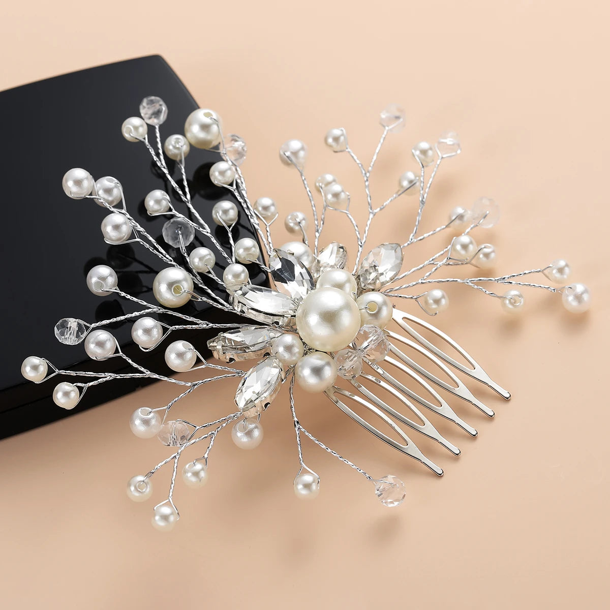Classic Handmade Crystal and Pearl Bridal Wedding Hair Comb Hair Jewelry for Bridal Wear
