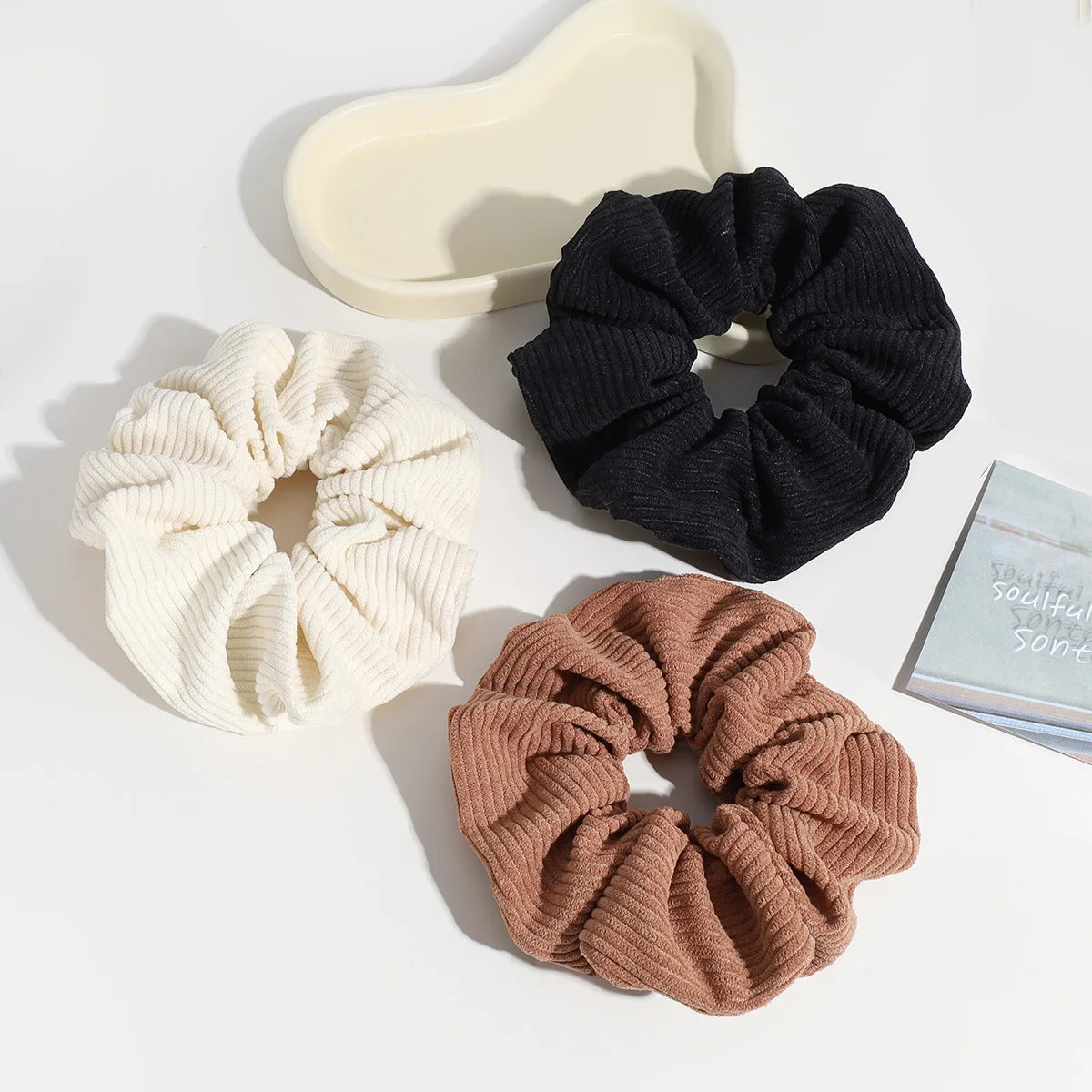 Factory Wholesale Solid Color Custom Label Logo Hair Band Elastic Fabric Hair Tie Women Girls Hair Scrunchies